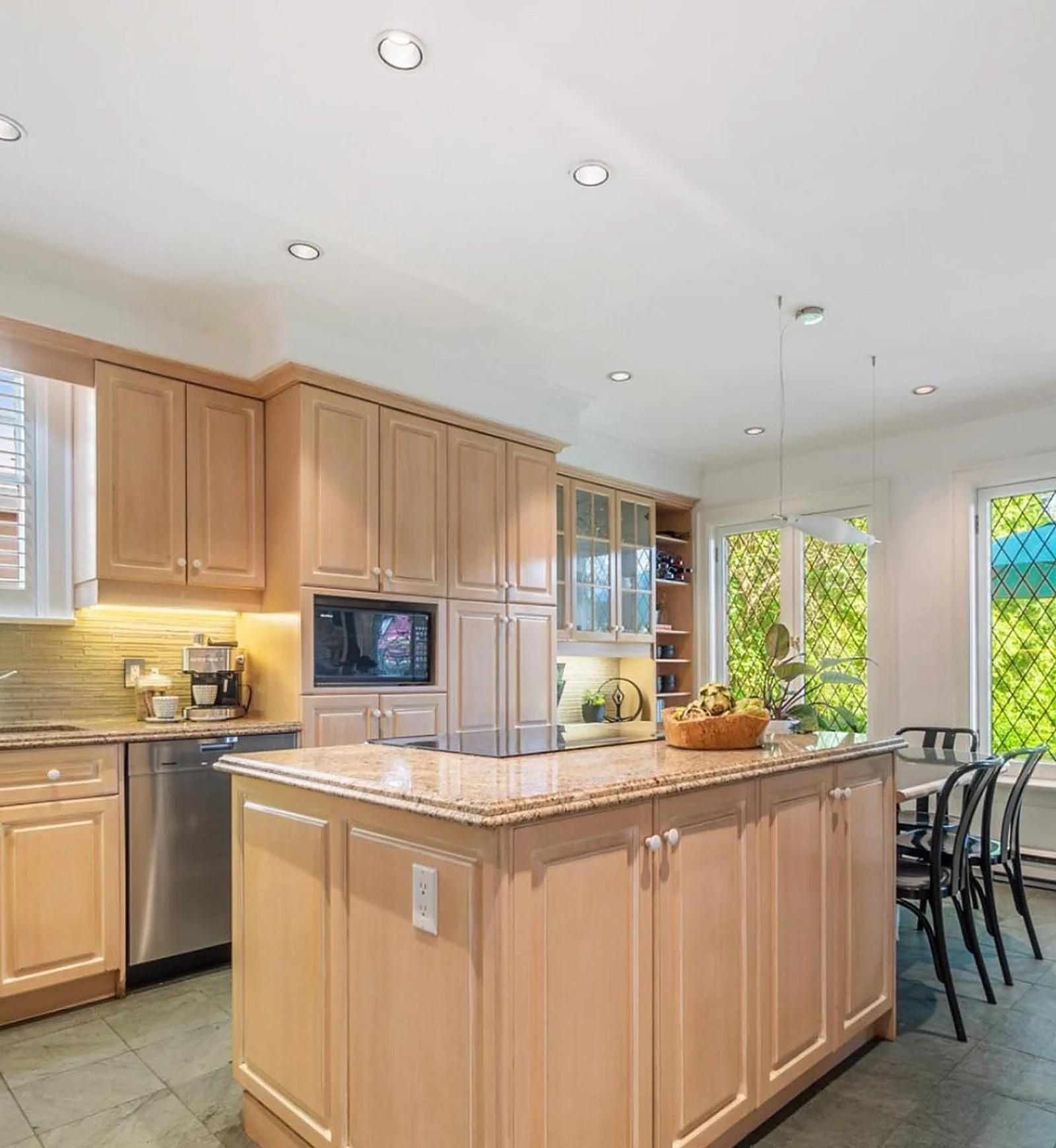 Lytton Park kitchen with maple cabinets