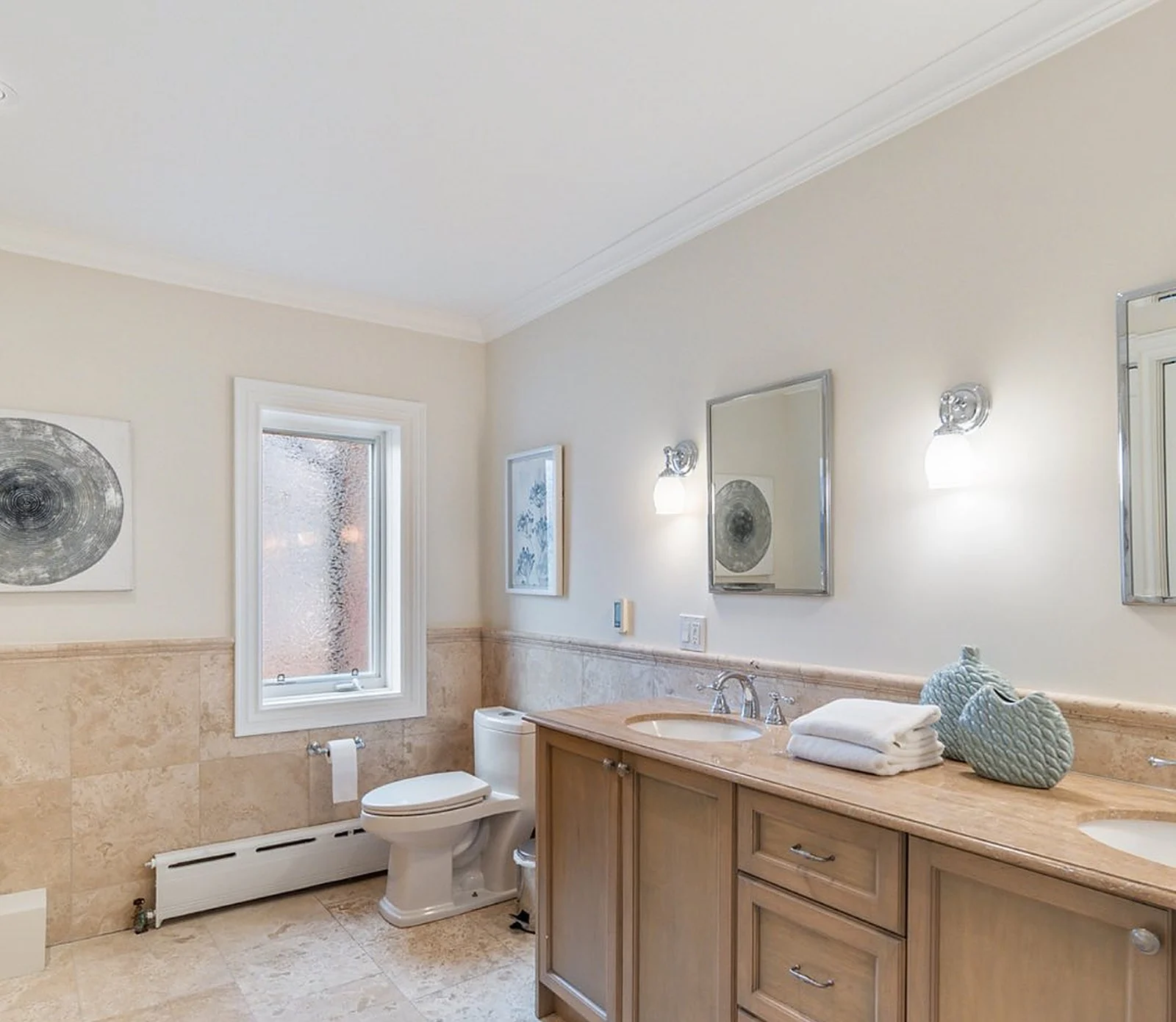 Ensuite bathroom, light walls, wood vanity